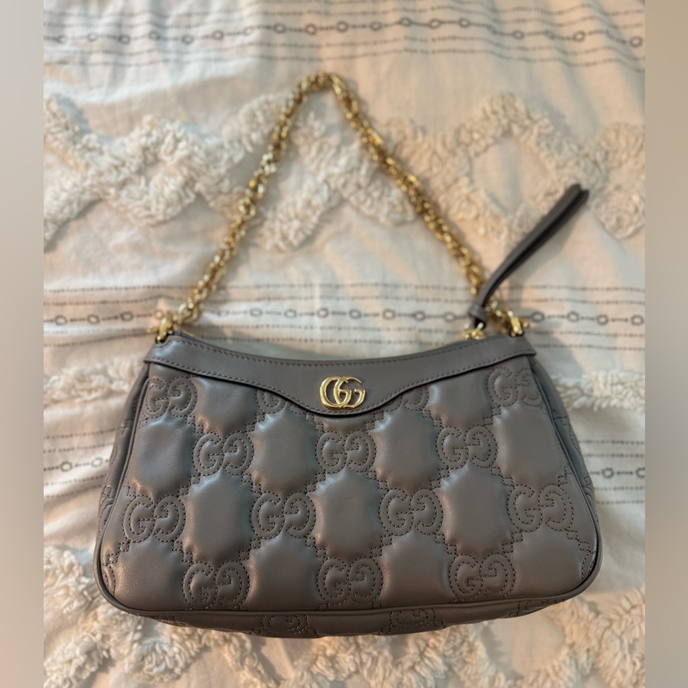 Brand new Gucci GG Matelasse Leather Shoulder Bag w/ Removable Canvas Strap - Picture 4 of 8